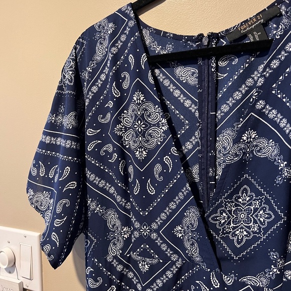 Forever 21 Contemporary Navy & White Geometric Paisley/Floral Print Maxi Dress - Picture 5 of 16